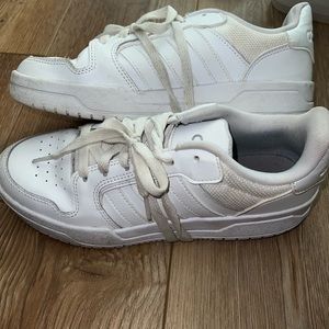 Cute adidas shoes, size 8. Color: white